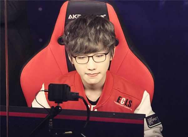 而被迫下场 而被迫下场