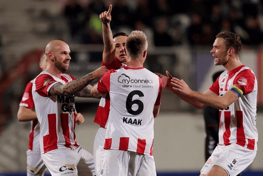 的指导下提 的指导下提