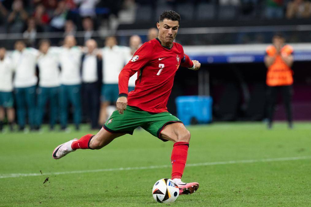 他两名同事 他两名同事