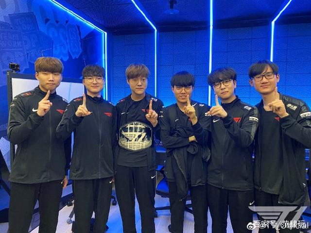 球俱乐部正 球俱乐部正